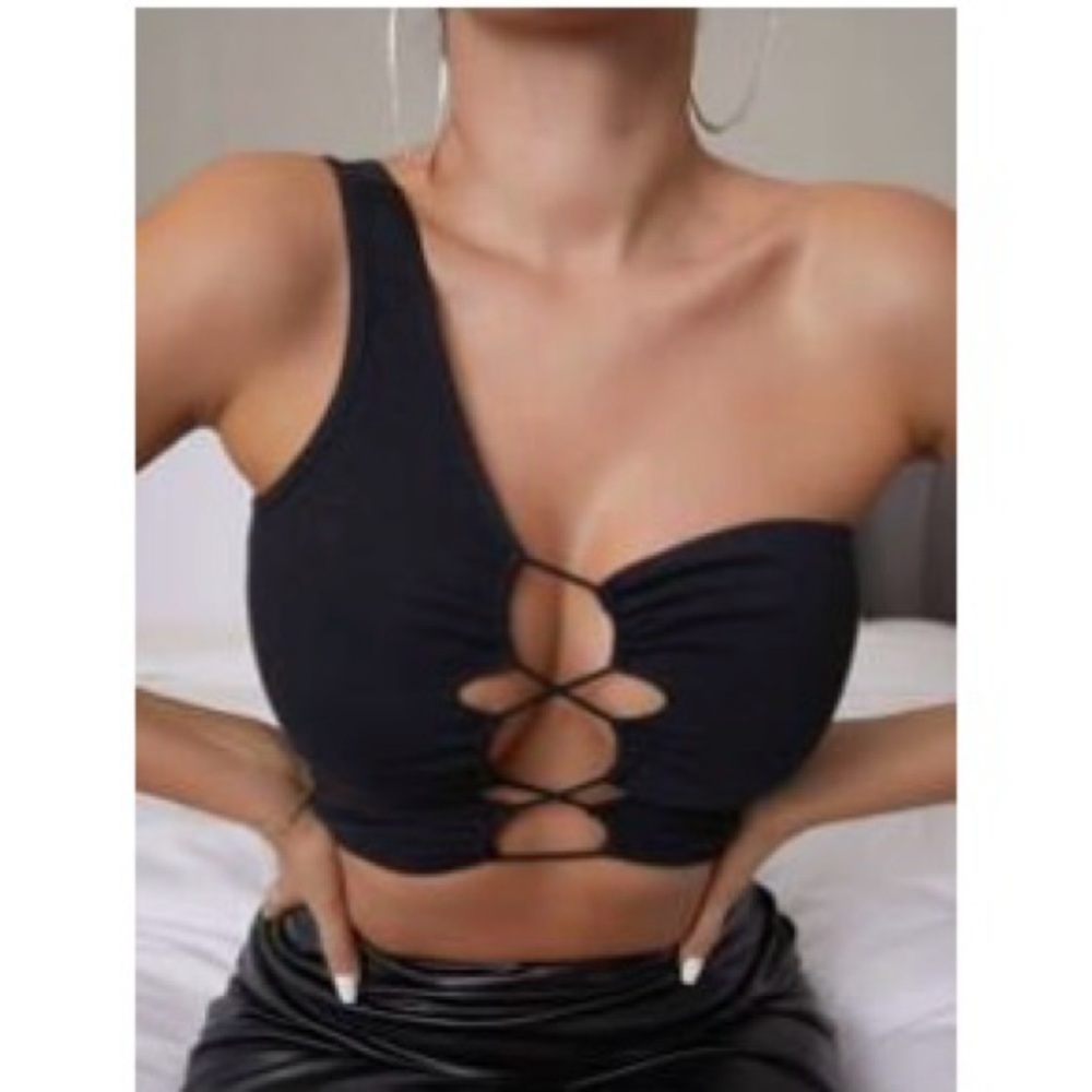 SHEIN Black Asymmetrical Cut-Out Crop Tank